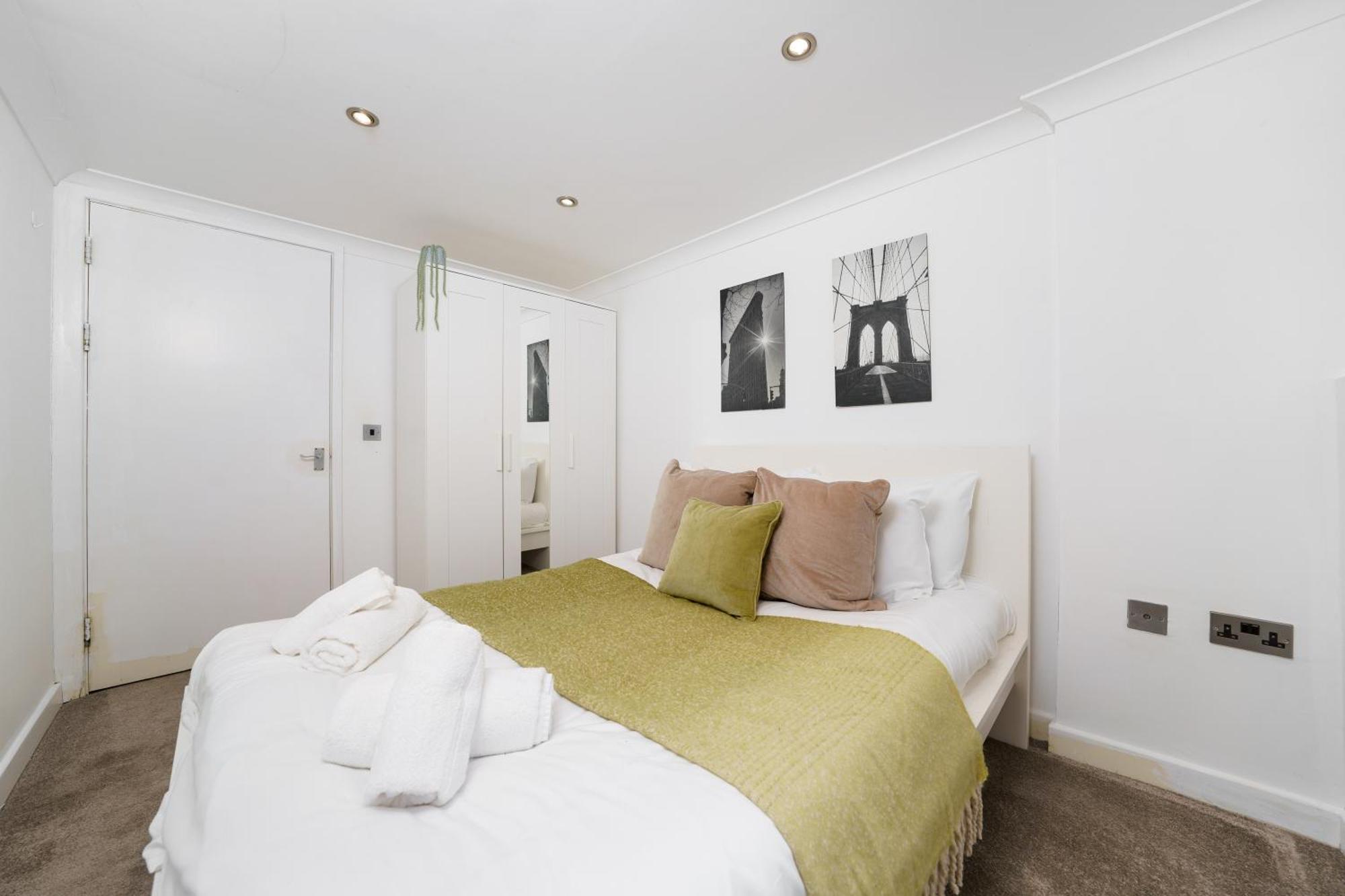 3br For 8 By Liverpool Street Apartment London